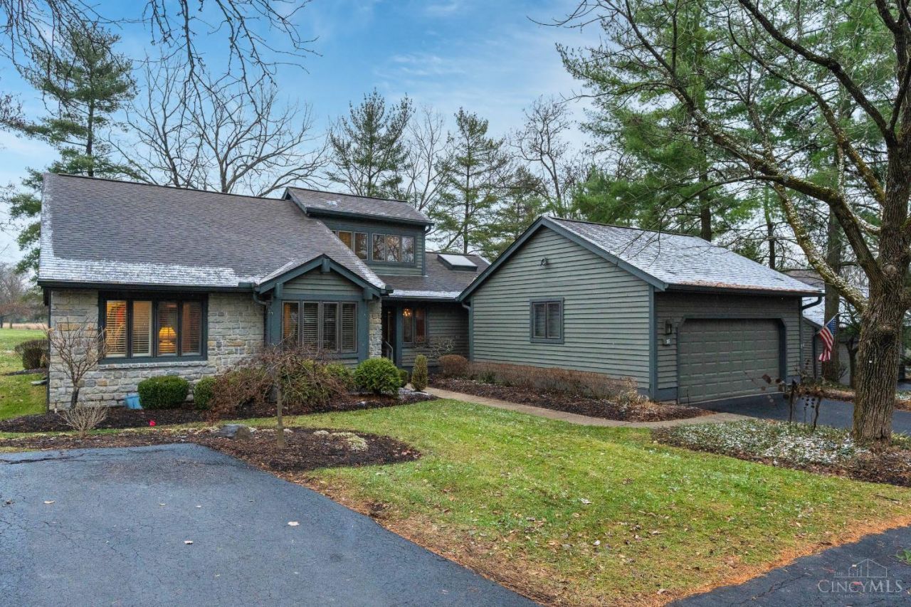 16 Woodcreek Drive, Blue Ash, OH 45241 Main Photo