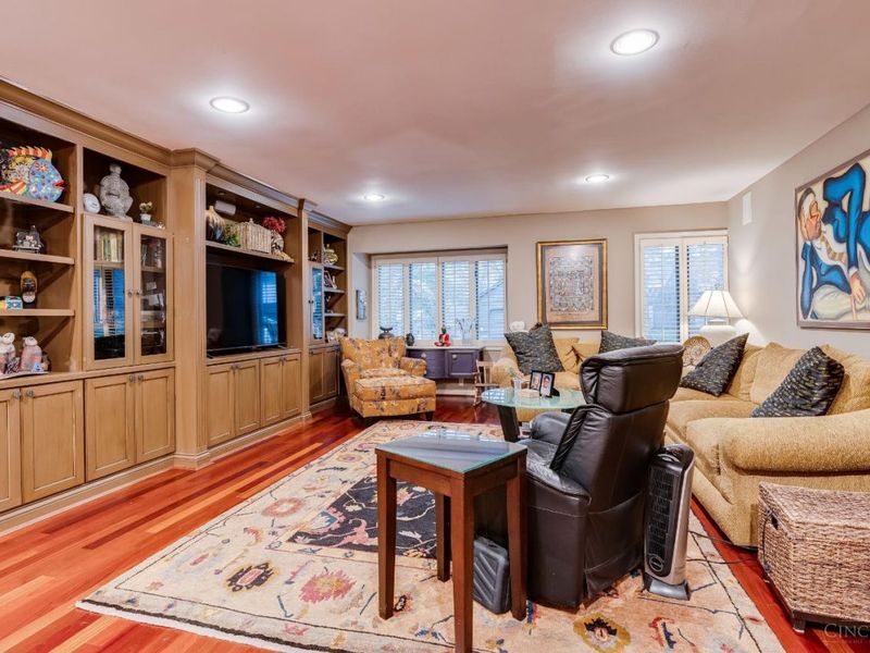 16 Woodcreek Drive, Blue Ash, OH 45241 Photo 12