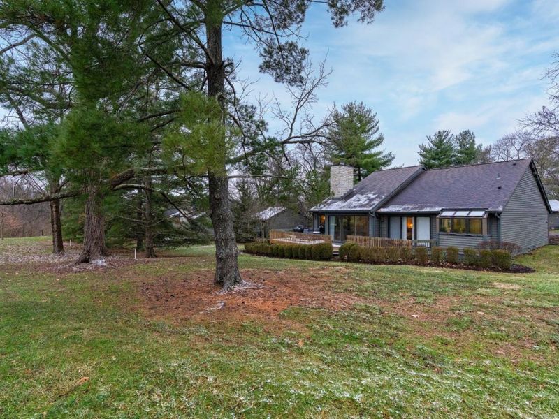 16 Woodcreek Drive, Blue Ash, OH 45241 Photo 3