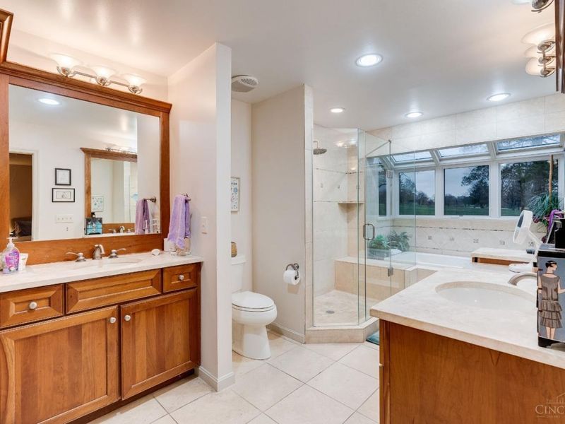 16 Woodcreek Drive, Blue Ash, OH 45241 Photo 35