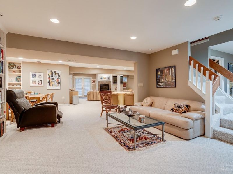 16 Woodcreek Drive, Blue Ash, OH 45241 Photo 39