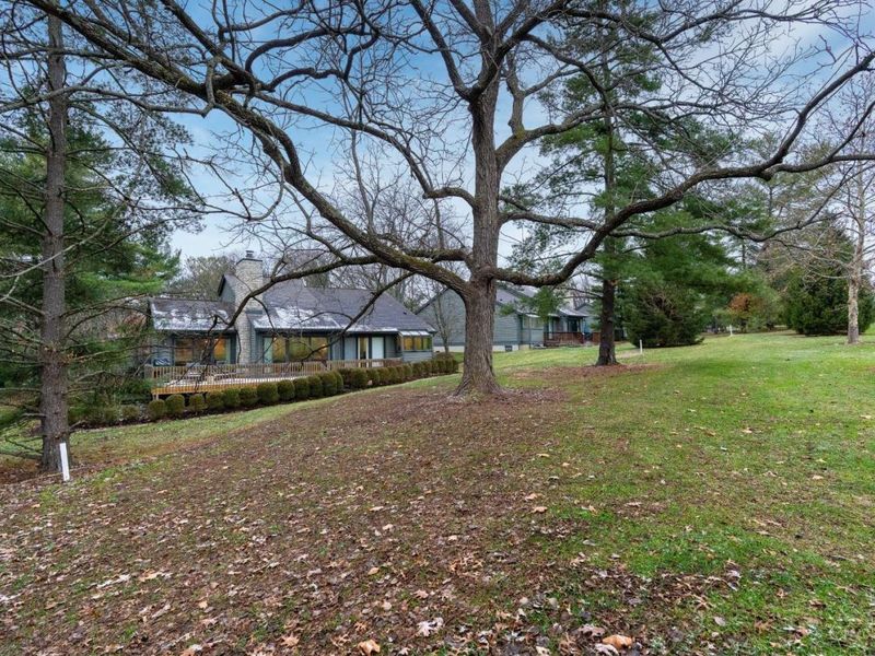 16 Woodcreek Drive, Blue Ash, OH 45241 Photo 4