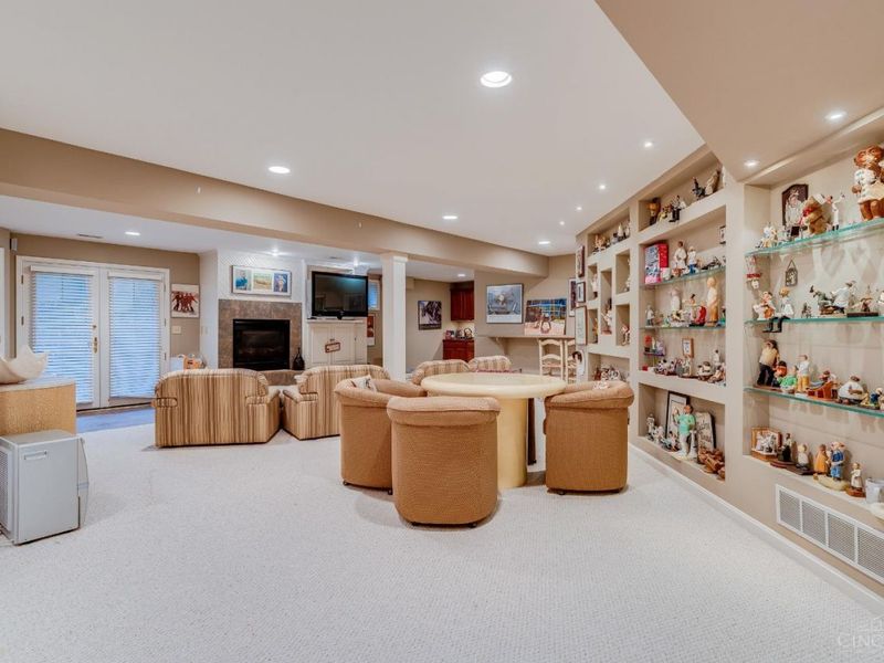 16 Woodcreek Drive, Blue Ash, OH 45241 Photo 41