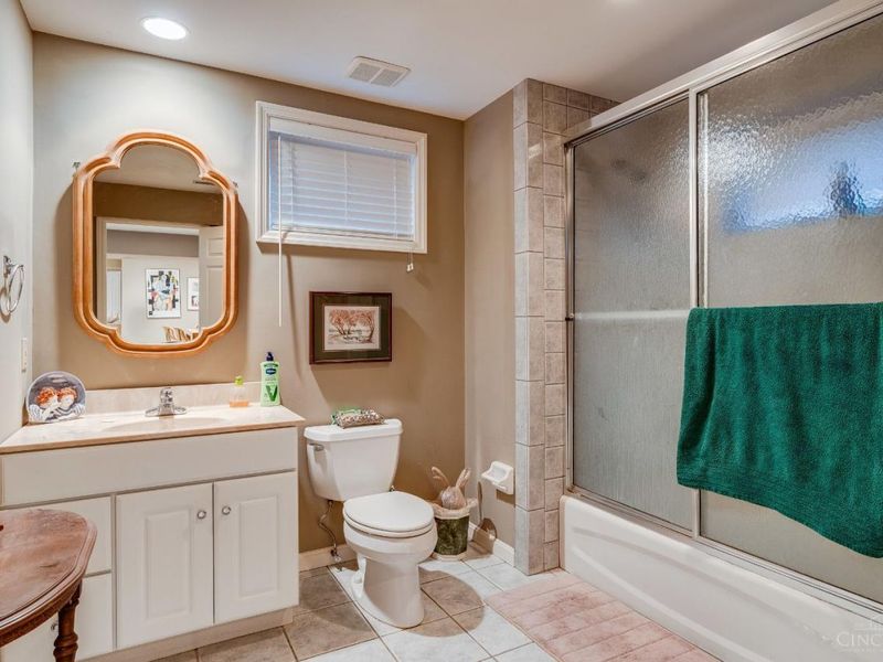 16 Woodcreek Drive, Blue Ash, OH 45241 Photo 46