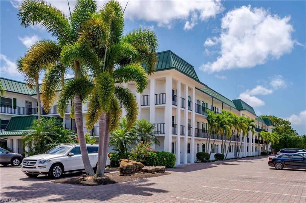 3030 Binnacle Dr, Unit 107, Naples, FL 34103 Photo