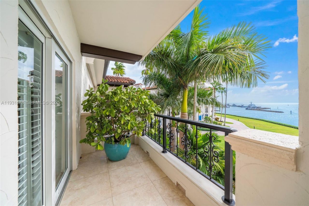 2332 Fisher Island Dr , Unit 4302, Miami Beach, FL 33109 Photo