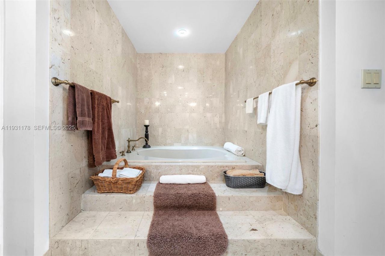 2332 Fisher Island Dr , Unit 4302, Miami Beach, FL 33109 Photo