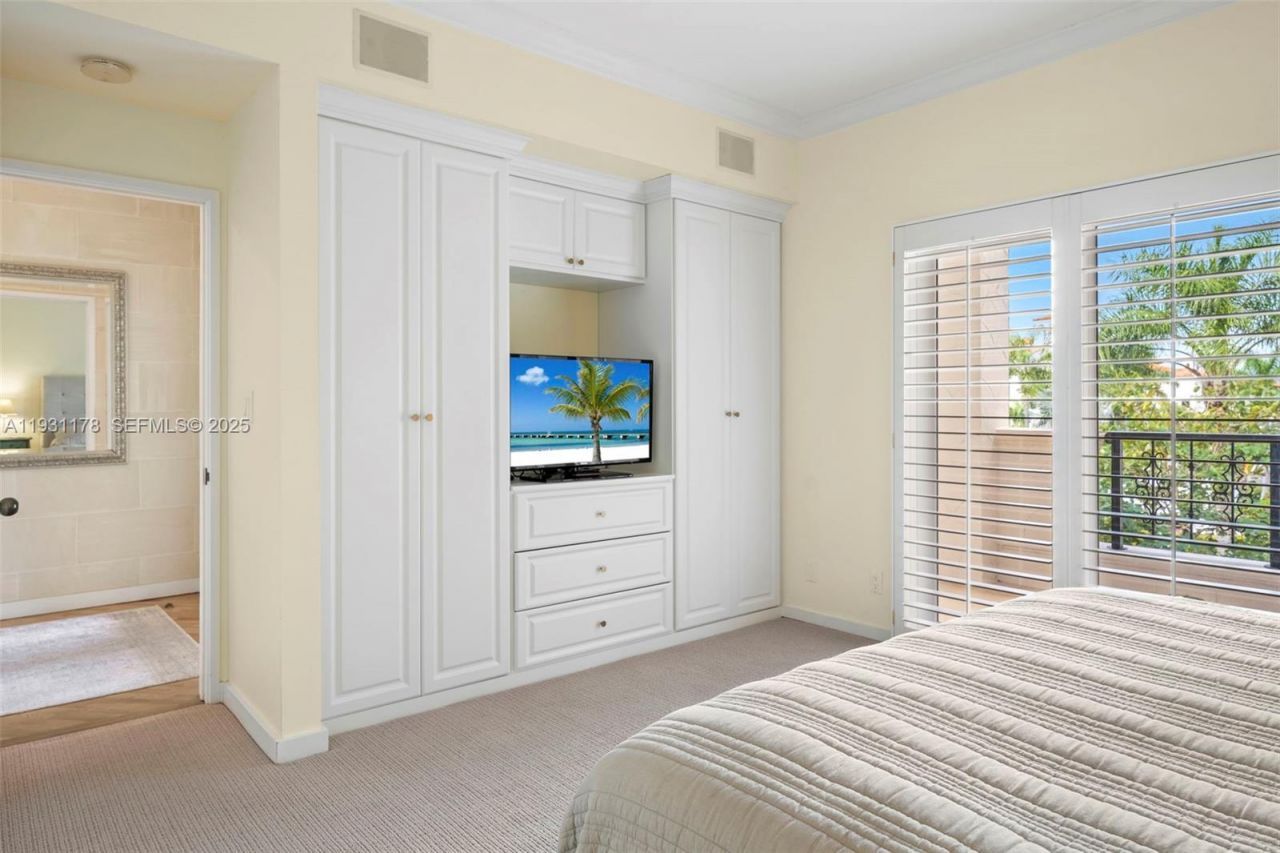 2332 Fisher Island Dr , Unit 4302, Miami Beach, FL 33109 Photo