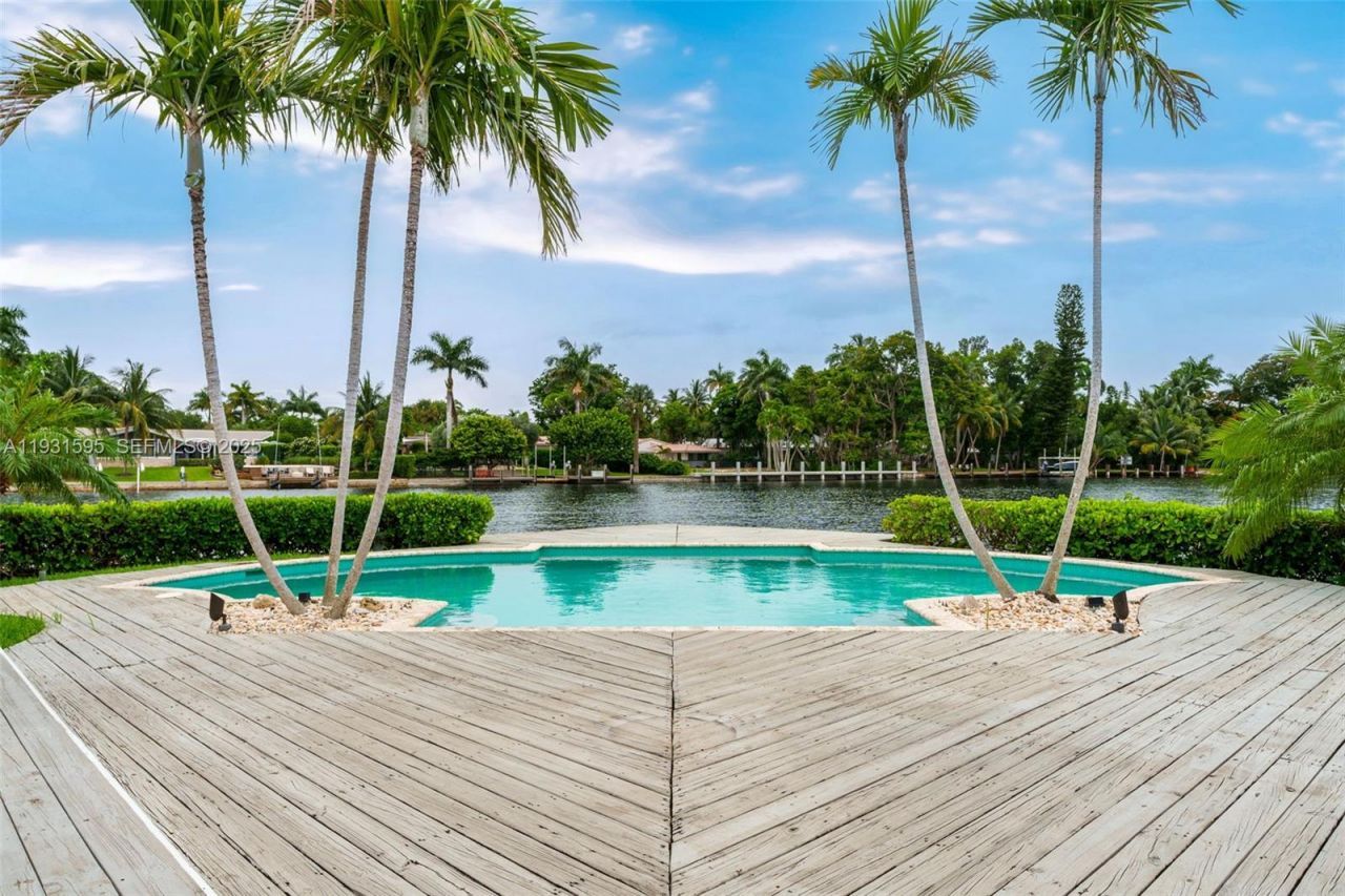 2130 NE 15th St, Fort Lauderdale, FL 33304 Photo