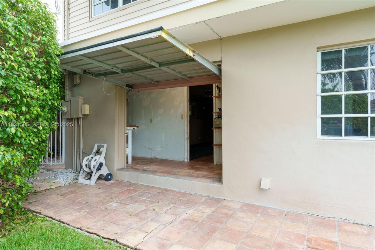 2130 NE 15th St, Fort Lauderdale, FL 33304 Photo