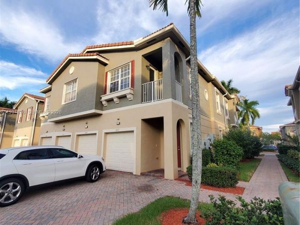 5869 Hampton Hills Blvd, Tamarac, FL 33321