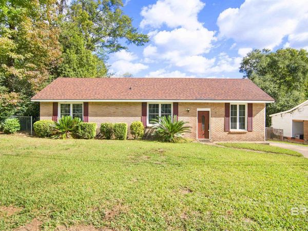 61 Hillside Lane, Mobile, AL 36608