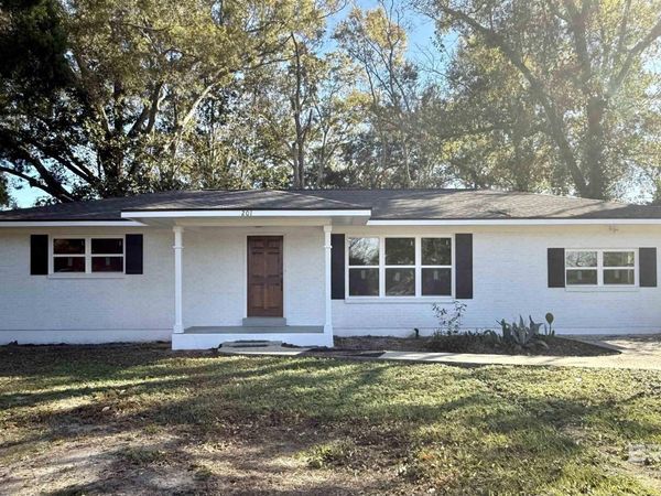 201 S Stuart Street, Foley, AL 36535