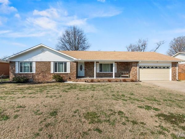 106 Holmes Drive, Sikeston, MO 63801