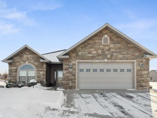 1507 E Ashford Circle, Mount Pleasant, IA 52641