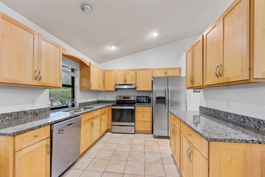 425 Shadow Wood Lane, Coral Springs, FL 33071 Photo