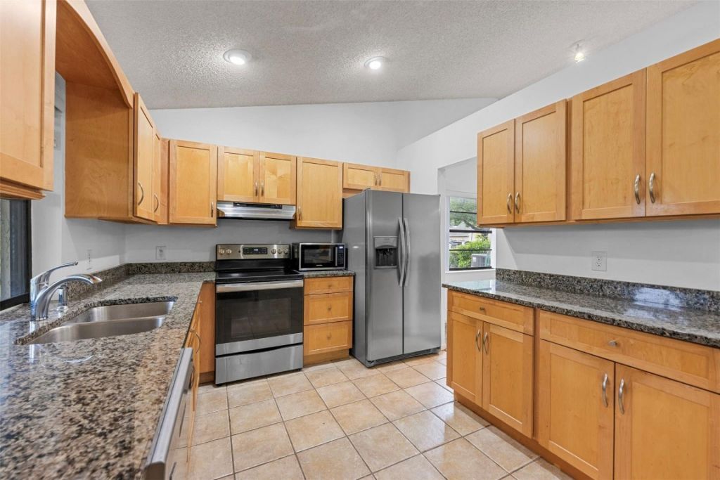 425 Shadow Wood Lane, Coral Springs, FL 33071 Photo