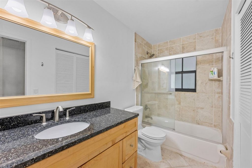 425 Shadow Wood Lane, Coral Springs, FL 33071 Photo