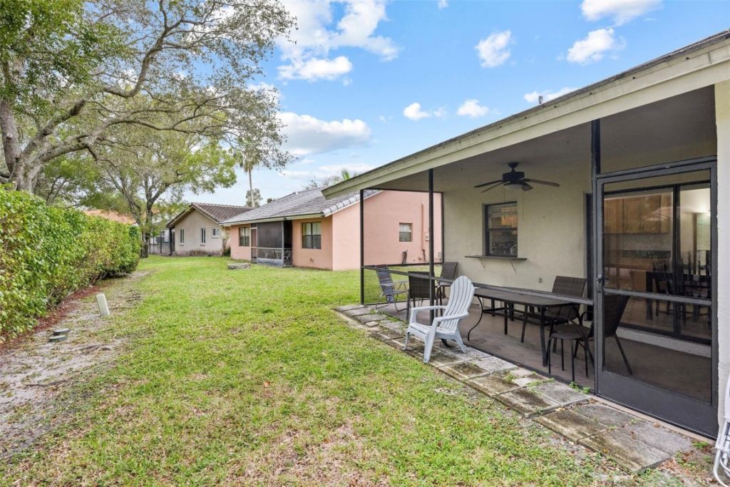 425 Shadow Wood Lane, Coral Springs, FL 33071 Photo