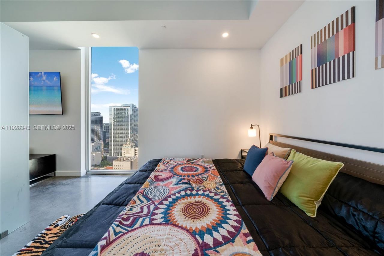 151 SE 1st St, Unit 3008, Miami, FL 33131 Photo