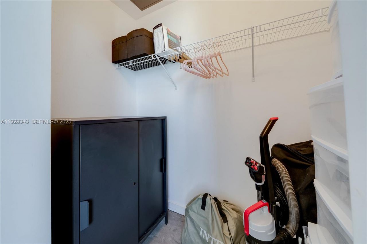 151 SE 1st St, Unit 3008, Miami, FL 33131 Photo