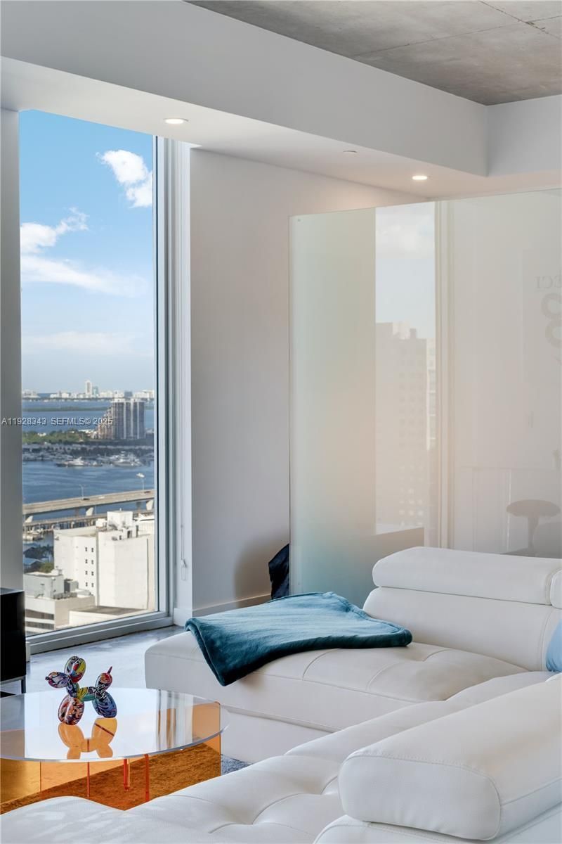151 SE 1st St, Unit 3008, Miami, FL 33131 Photo
