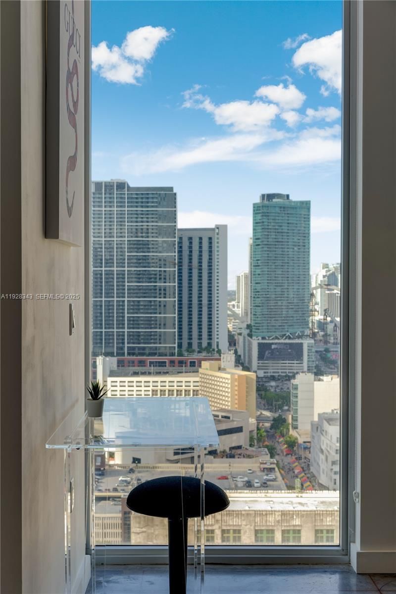 151 SE 1st St, Unit 3008, Miami, FL 33131 Photo