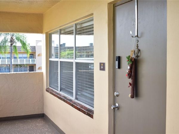 9141 Sunrise Lakes Blvd, Unit 201, Sunrise, FL 33322