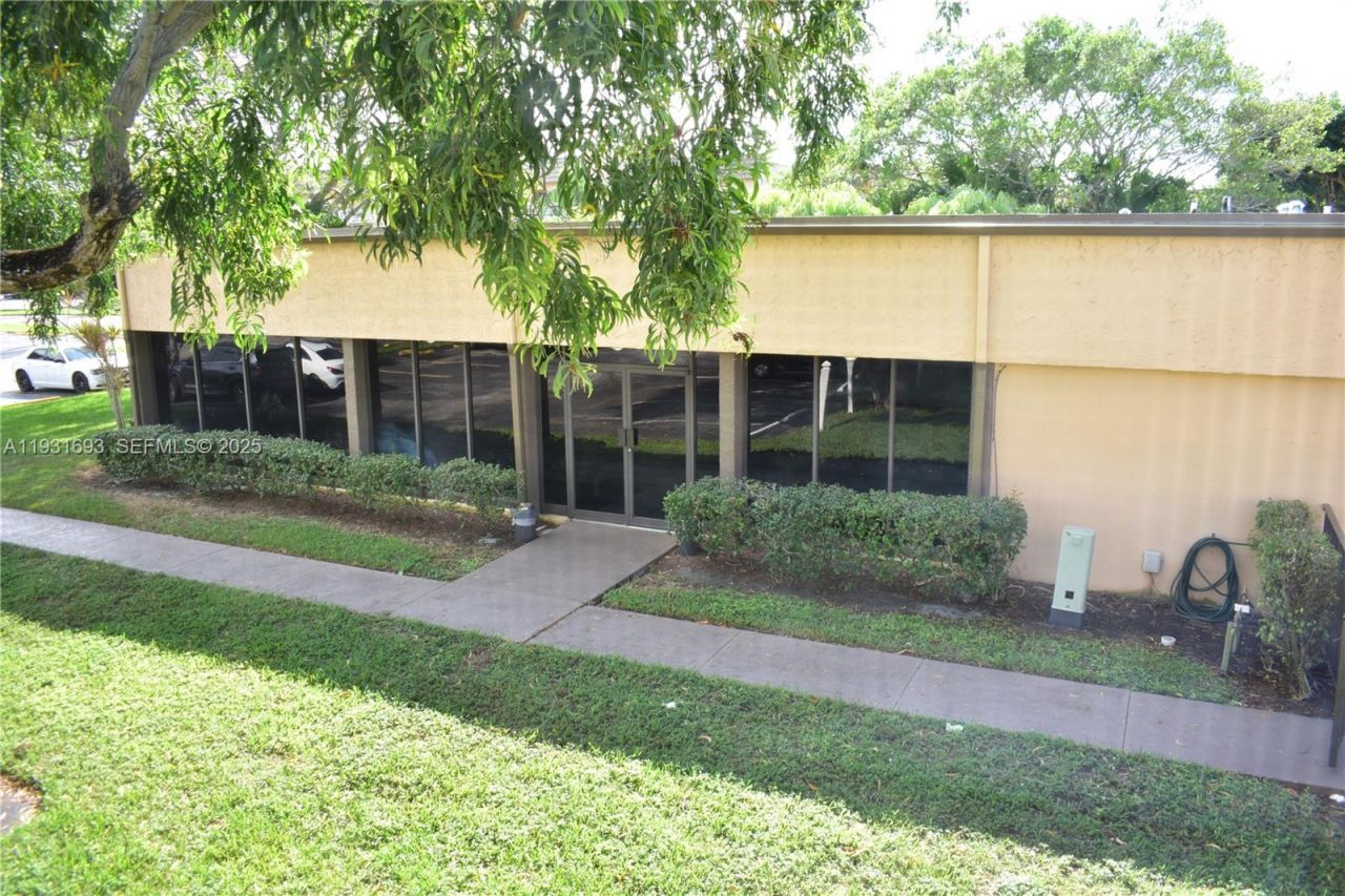 9141 Sunrise Lakes Blvd, Unit 201, Sunrise, FL 33322 Photo