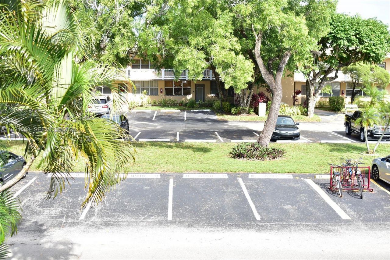 9141 Sunrise Lakes Blvd, Unit 201, Sunrise, FL 33322 Photo