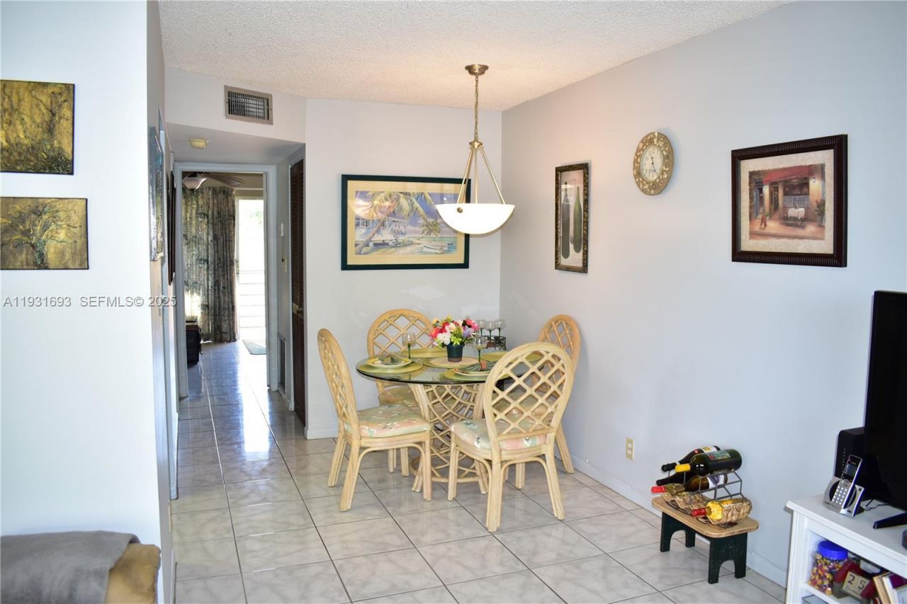 9141 Sunrise Lakes Blvd, Unit 201, Sunrise, FL 33322 Photo