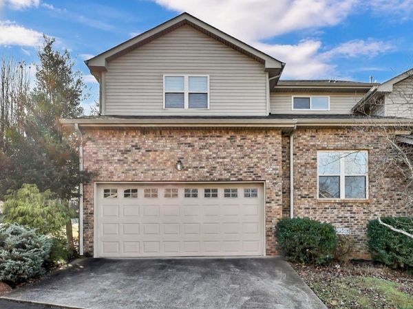 428 Country Club Ct, Clarksville, TN 37043