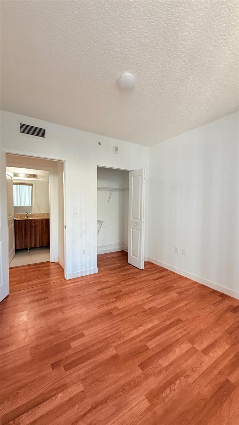 601 NE 23rd St, Unit 902, Miami, FL 33137 Photo