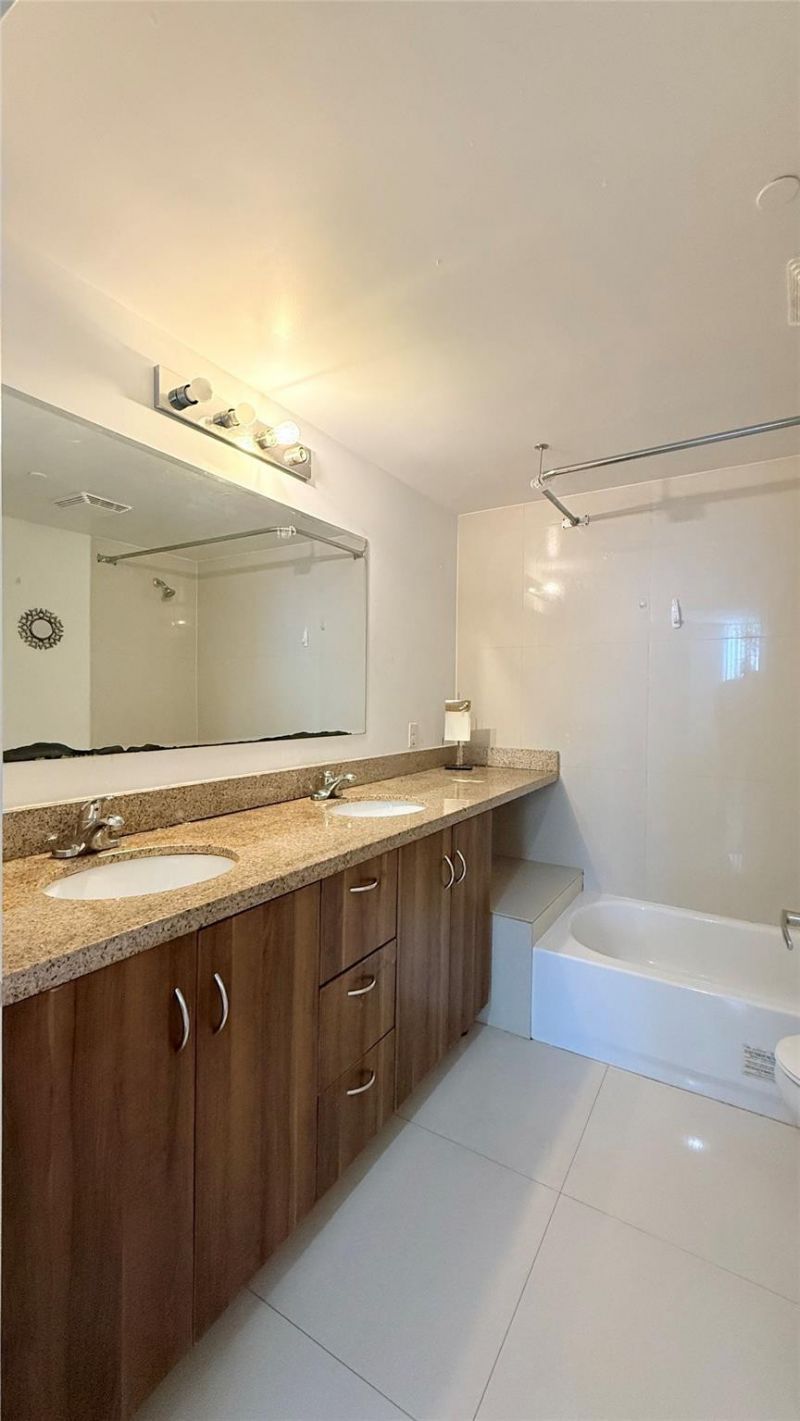 601 NE 23rd Street, Unit 902, Miami, FL 33137 Photo