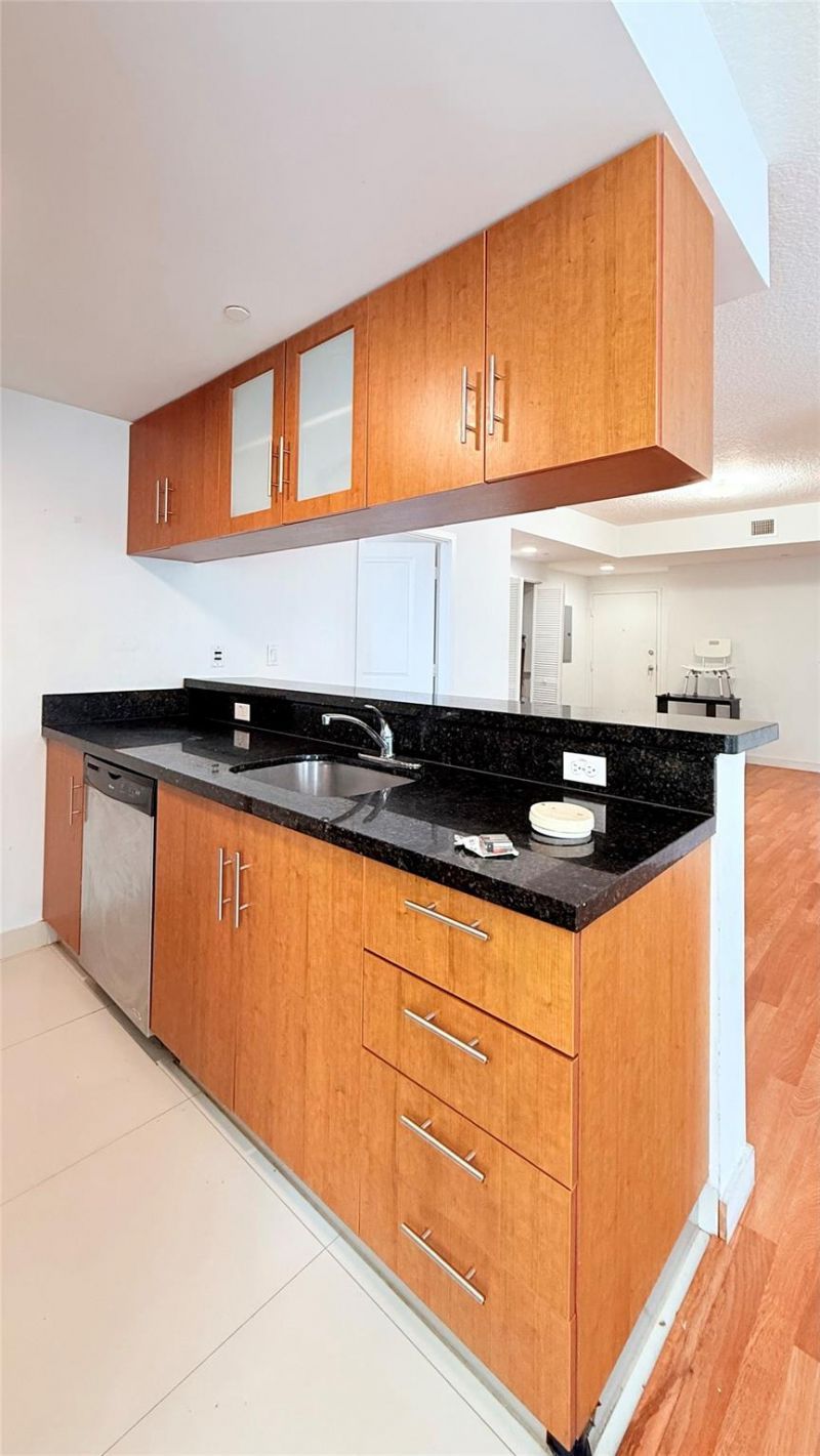 601 NE 23rd St, Unit 902, Miami, FL 33137 Photo