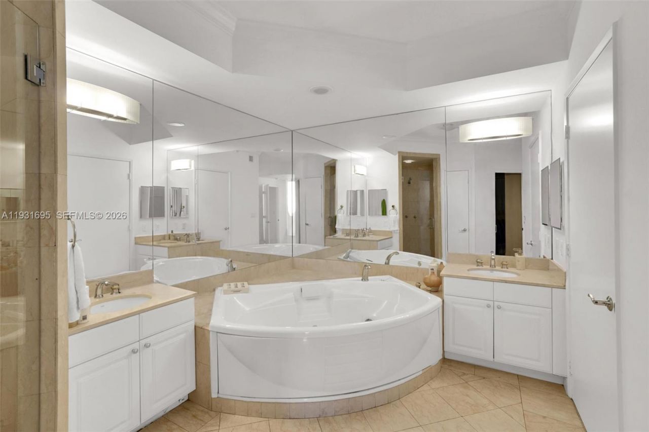 735 Crandon Blvd , Unit 503, Key Biscayne, FL 33149 Photo