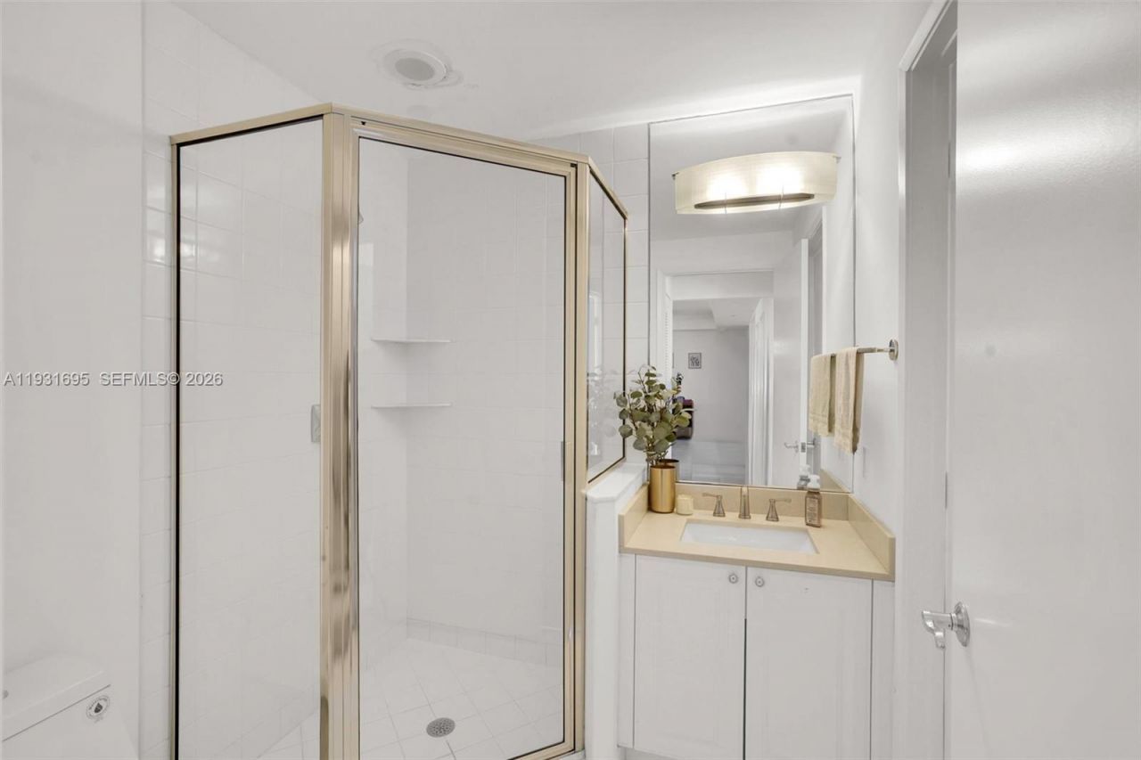 735 Crandon Blvd , Unit 503, Key Biscayne, FL 33149 Photo