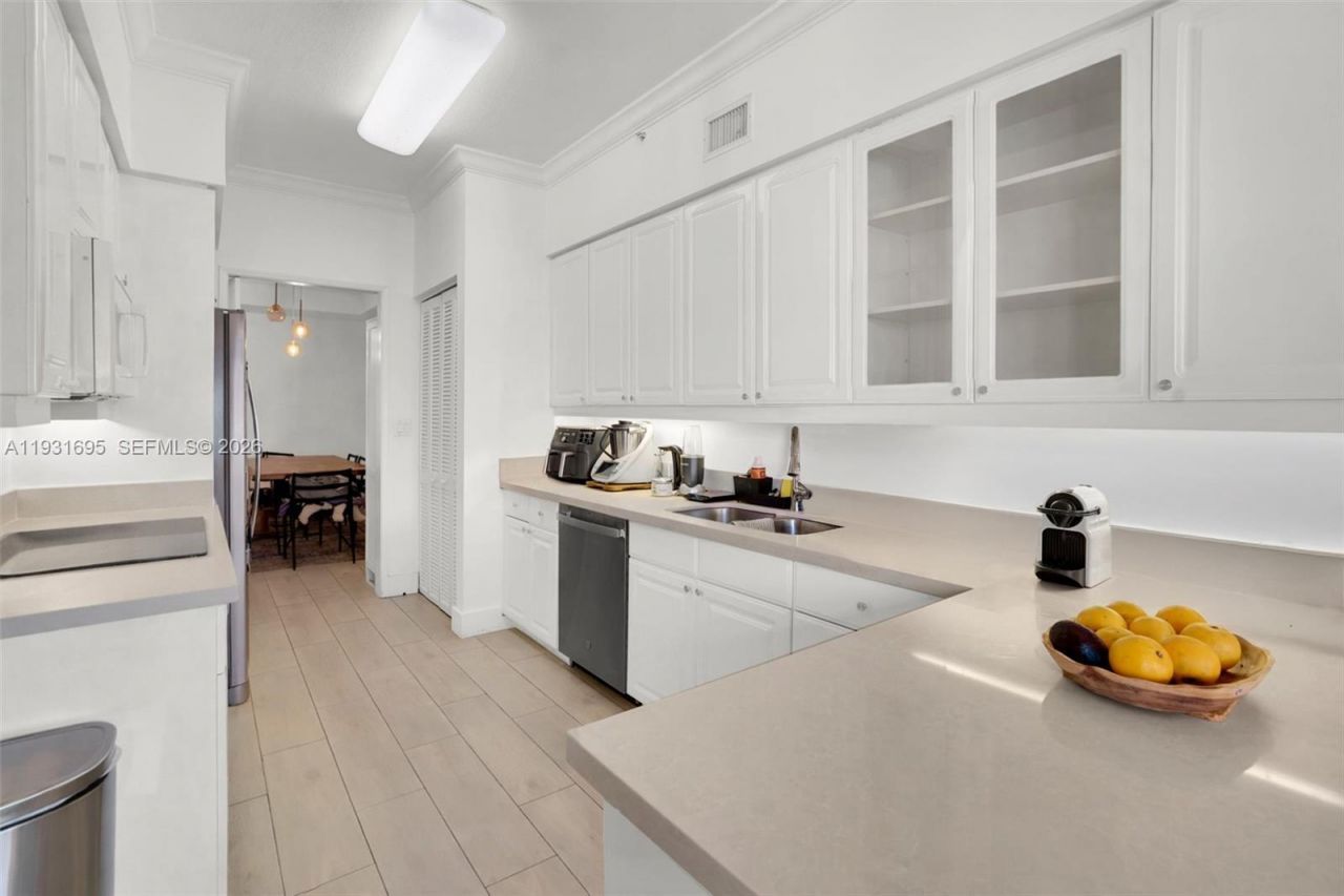 735 Crandon Blvd , Unit 503, Key Biscayne, FL 33149 Photo