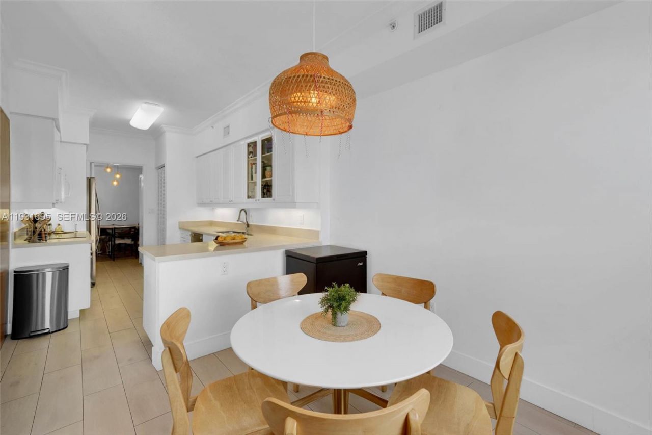 735 Crandon Blvd , Unit 503, Key Biscayne, FL 33149 Photo