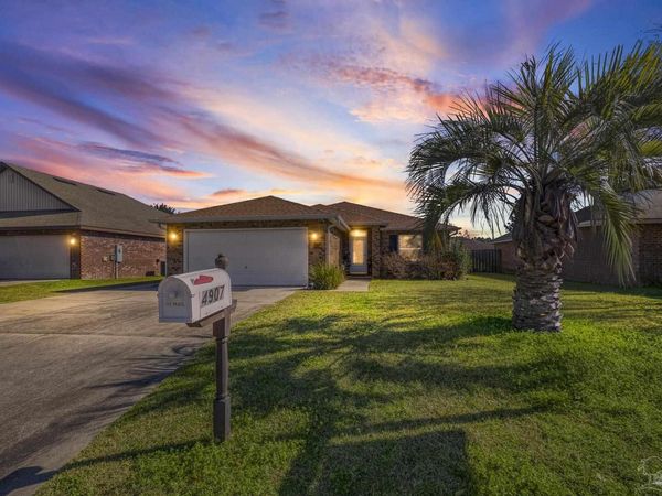 4907 Makenna Cir, Pace, FL 32571
