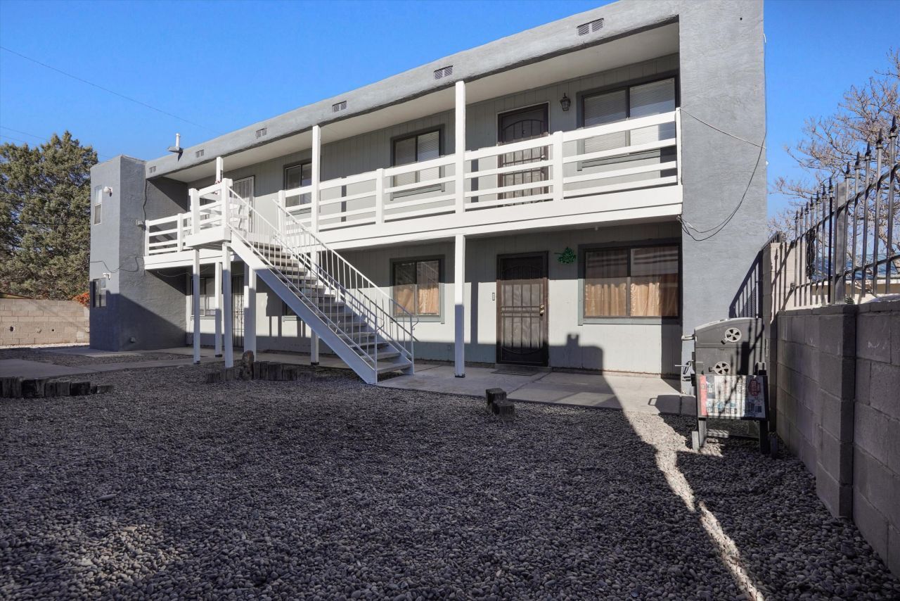 305 Grove Street Ne, Albuquerque, NM 87108 Main Photo