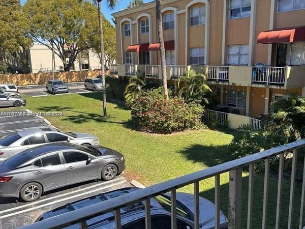 18101 NW 68th Ave, Unit C202, Hialeah, FL 33015