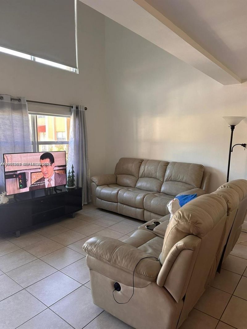 18101 NW 68th Ave, Unit C202, Hialeah, FL 33015 Photo