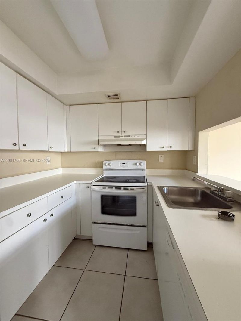 8255 SW 152nd Ave, Unit E-411, Miami, FL 33193 Photo