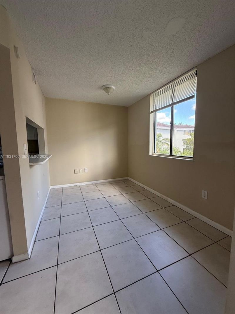 8255 SW 152nd Ave, Unit E-411, Miami, FL 33193 Photo
