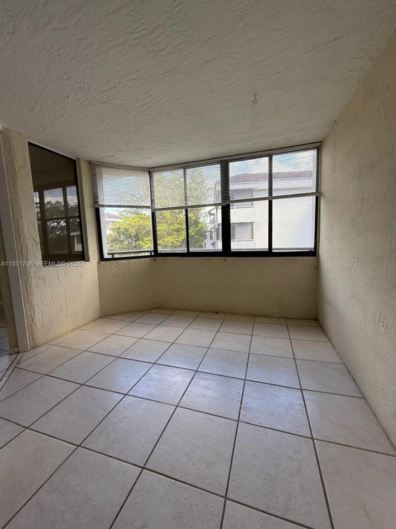 8255 SW 152nd Ave, Unit E-411, Miami, FL 33193 Photo