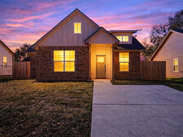 1610 N 6th Street, Waco, TX 76707