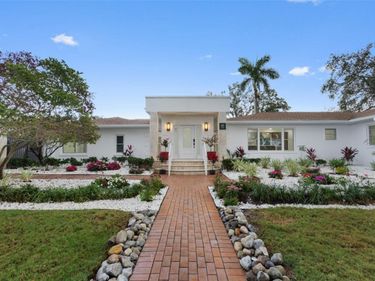 115 RAFAEL BOULEVARD NE, ST PETERSBURG, FL 33704