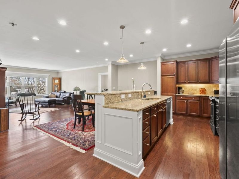 3175 Tremont Road, Unit 313, Columbus, OH 43221 Photo 1