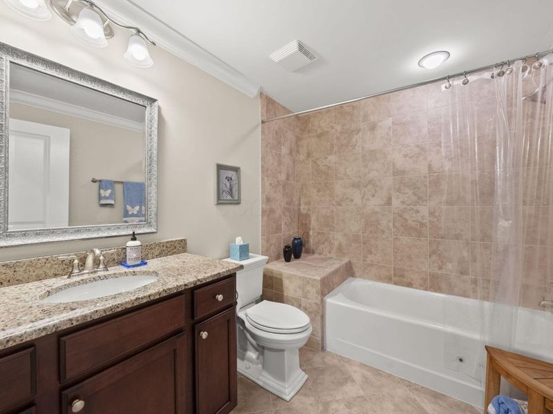 3175 Tremont Road, Unit 313, Columbus, OH 43221 Photo 18